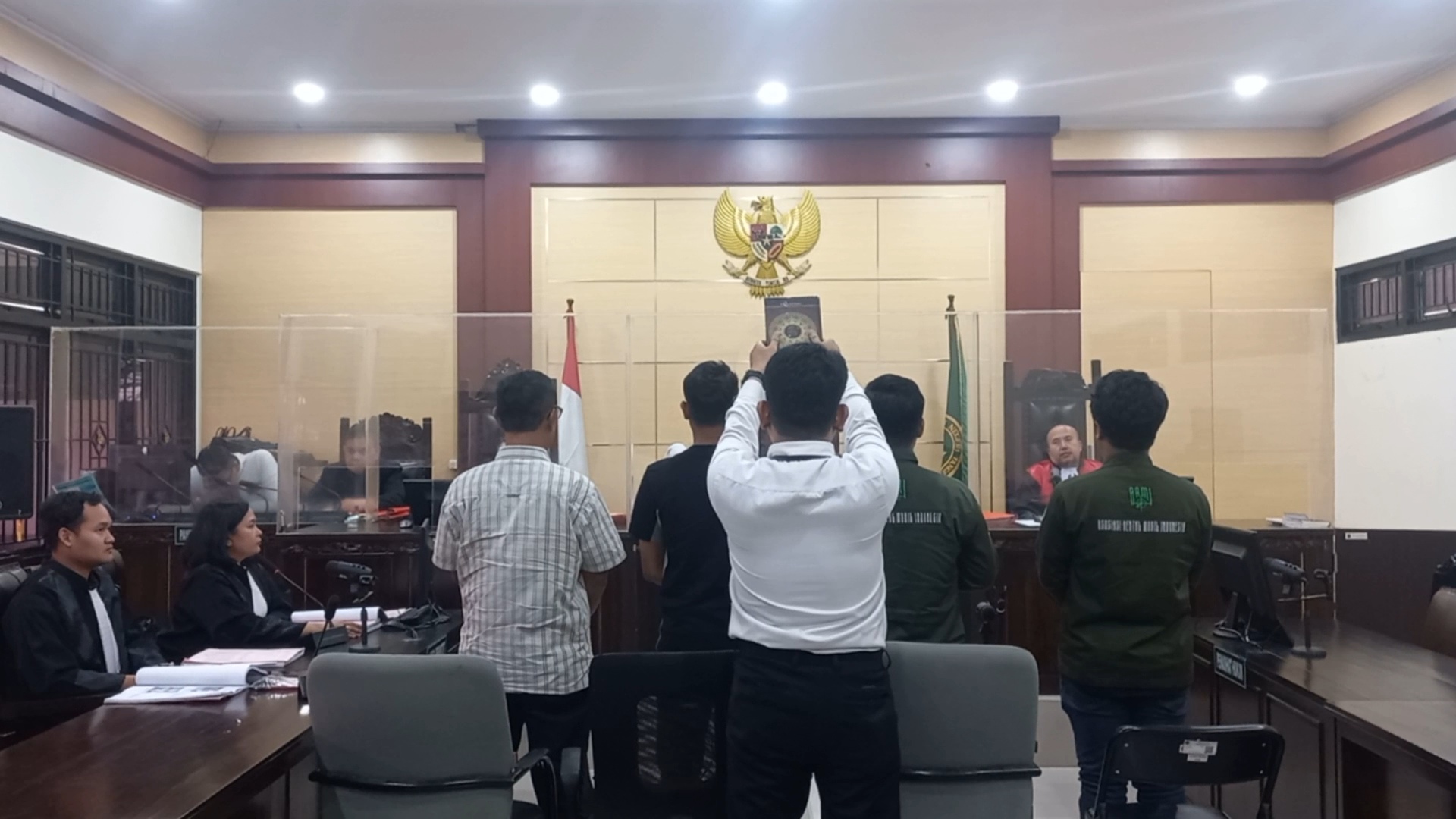 Anak Bos Rental Duga Ada Tindak Pidana Sistematis Terkait Pemalsuan KTP Terdakwa