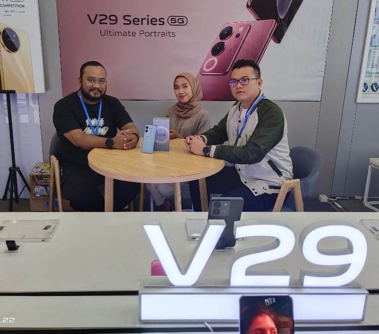 Pamerkan V29, Vivo di WTC Surabaya Dukung Program Pendidikan KJJT