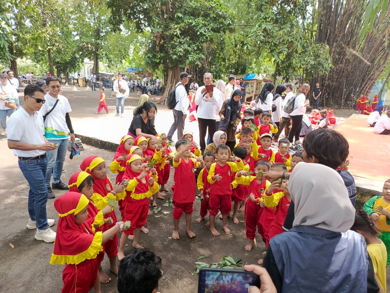 Kolaborasi PLN dan Kampung Lali Gadget: Anak-anak Menemukan Kembali Kebahagiaan Bermain Tanpa Gawai...