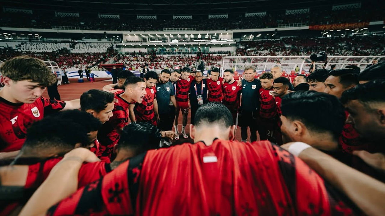 Media Dunia Kecam AFC! Aroma 'Busuk' Sepak Bola Asia Tercium, Simon Tahamata Baru Paham: FIFA Jamin Indonesia Aman