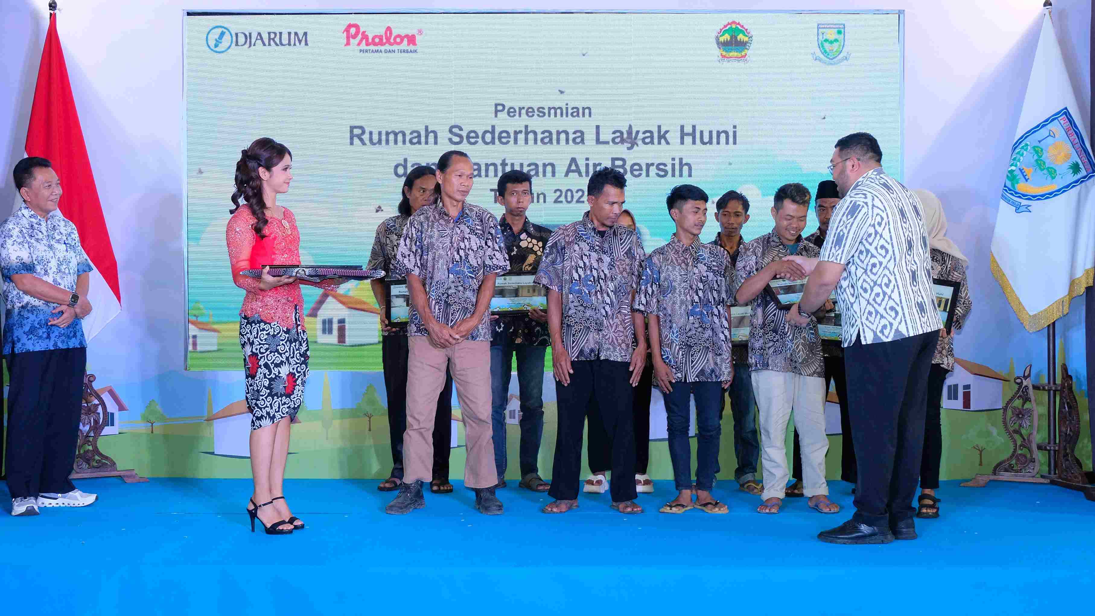 Lanjutkan Program RSLH, PT Djarum Renovasi 25 Rumah di Purbalingga dan Banjarnegara