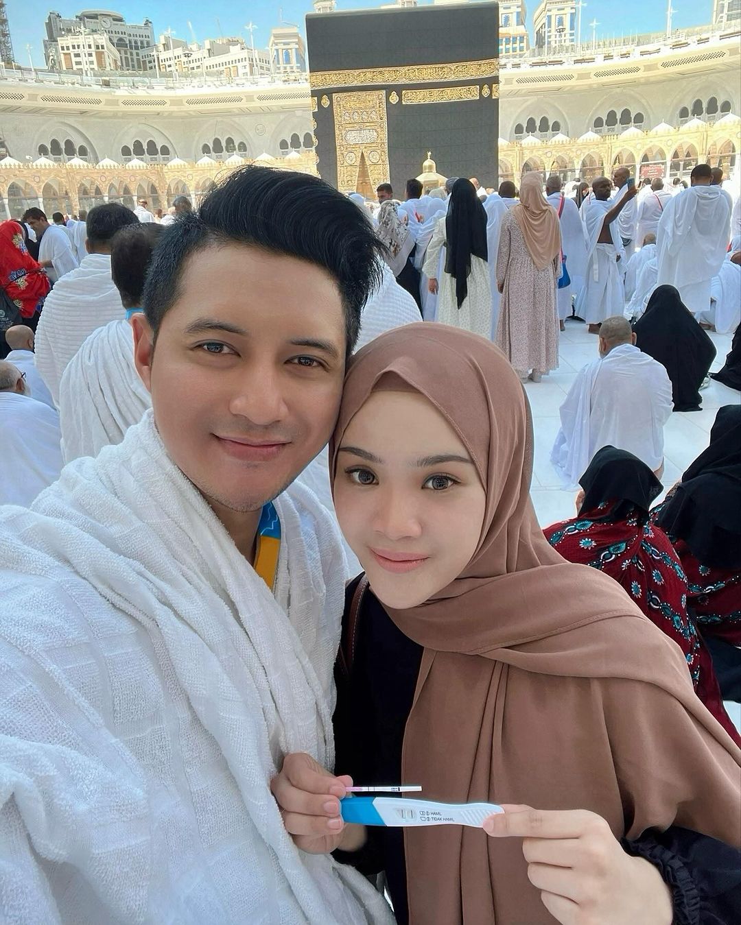 Dea Sahirah Hamil Anak Pertama saat Ibadah Umrah, Chand Kelvin: Alhamdulillah Tiba-Tiba Positif