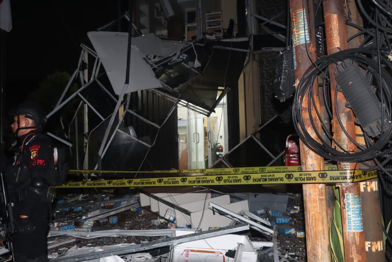 Pastikan Bukan Bom, Polisi Dalami Area Produksi Obat-Obatan di Ruko Pondok Aren