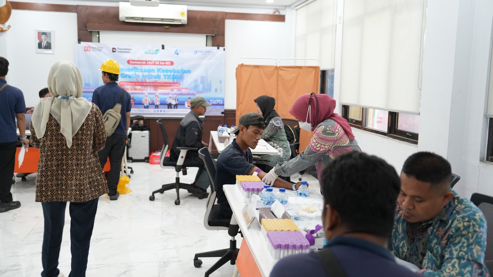 Lindungi Garda Terdepan Operasional Logistik, Pelindo Solusi Logistik Adakan Pemeriksaan Kesehatan Gratis kepada TKBM