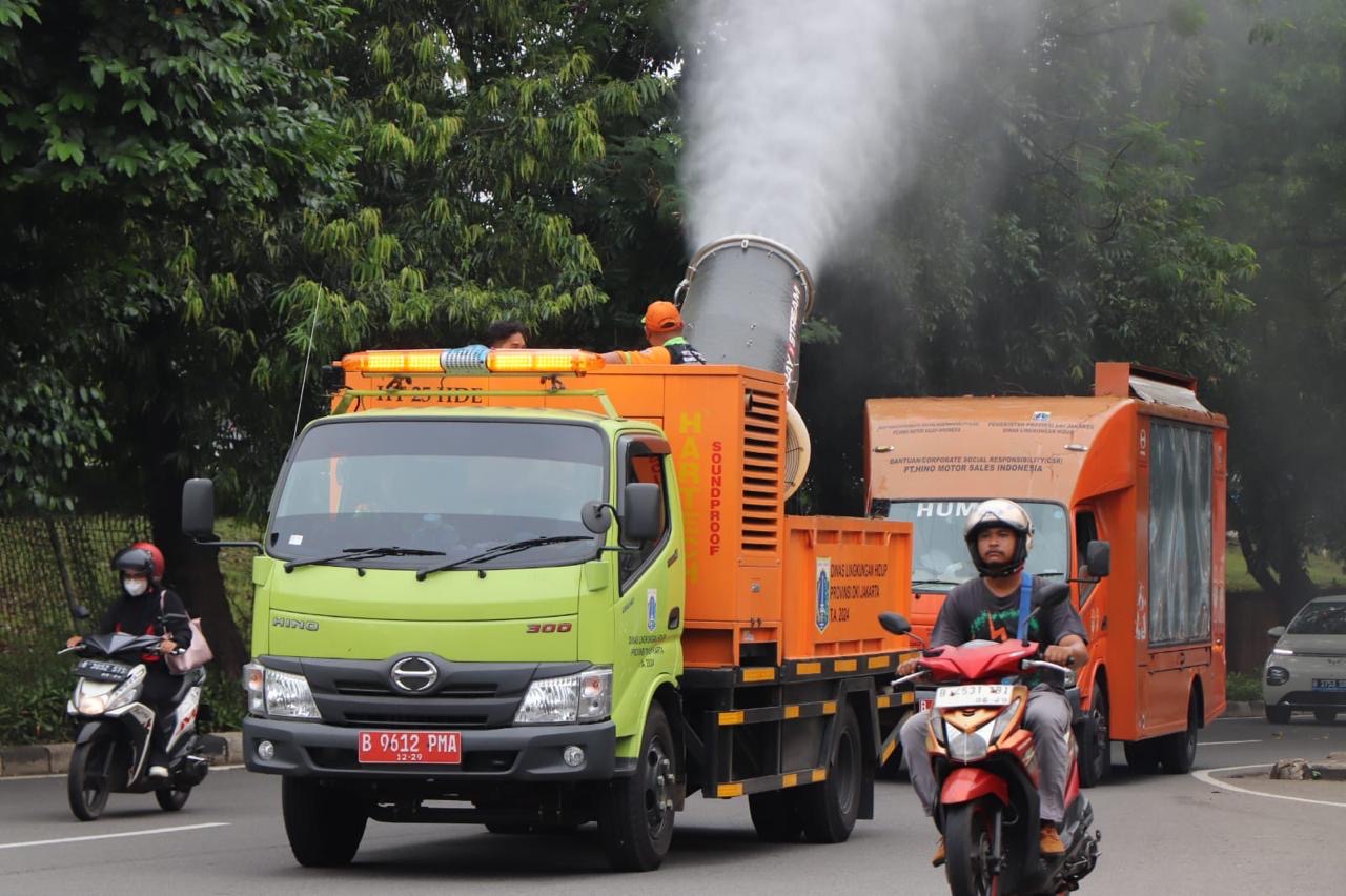 Tanggulangi Suhu Panas Ekstrem Jakarta, Pramono Perintahkan DLH Semprotkan Water Mist