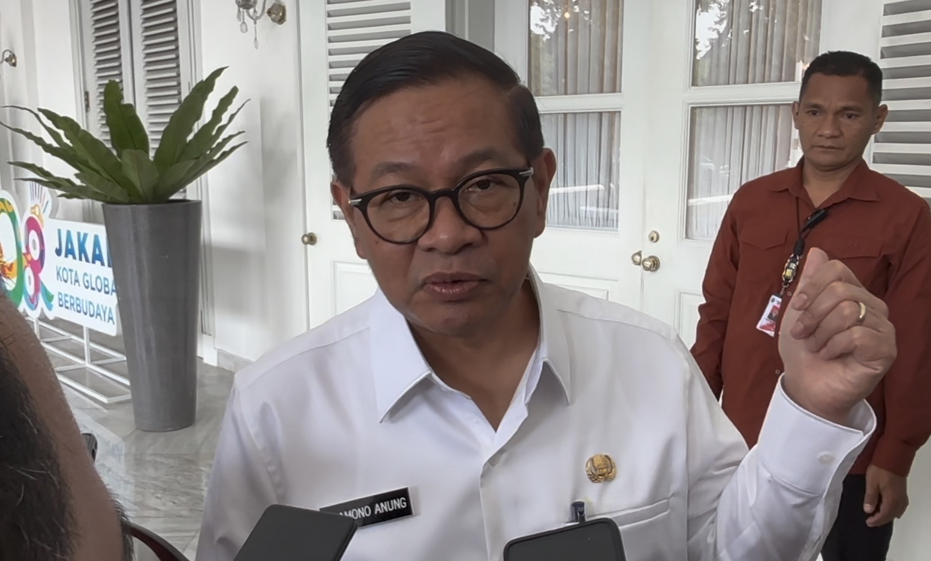 Butuh Biaya Mahal, Pramono Benahi Kabel Semrawut di Jakarta Secara Bertahap 