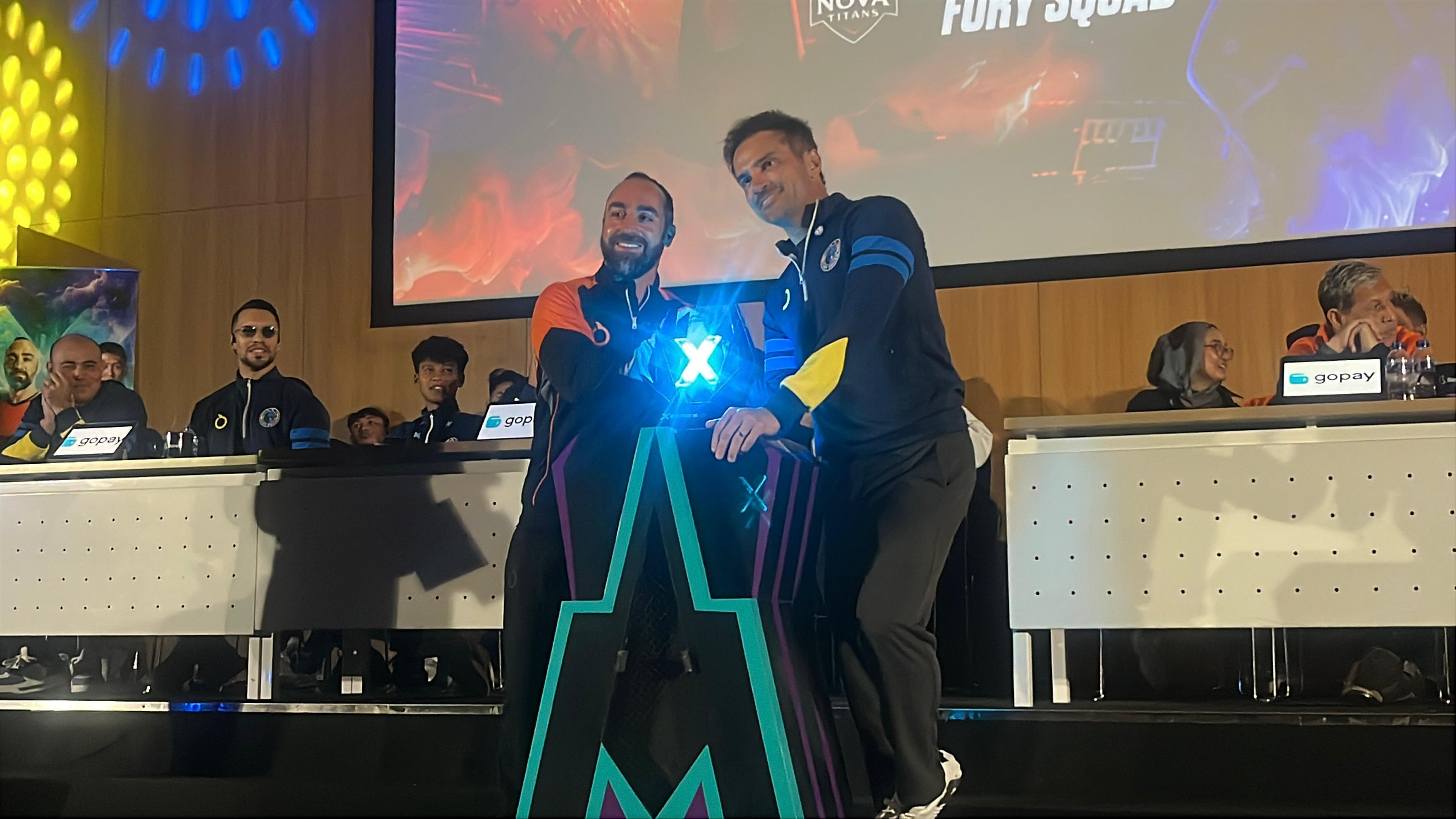 XSeries-2: Babak Baru Sportainment Indonesia Hadirkan Falcao dan Ricardinho