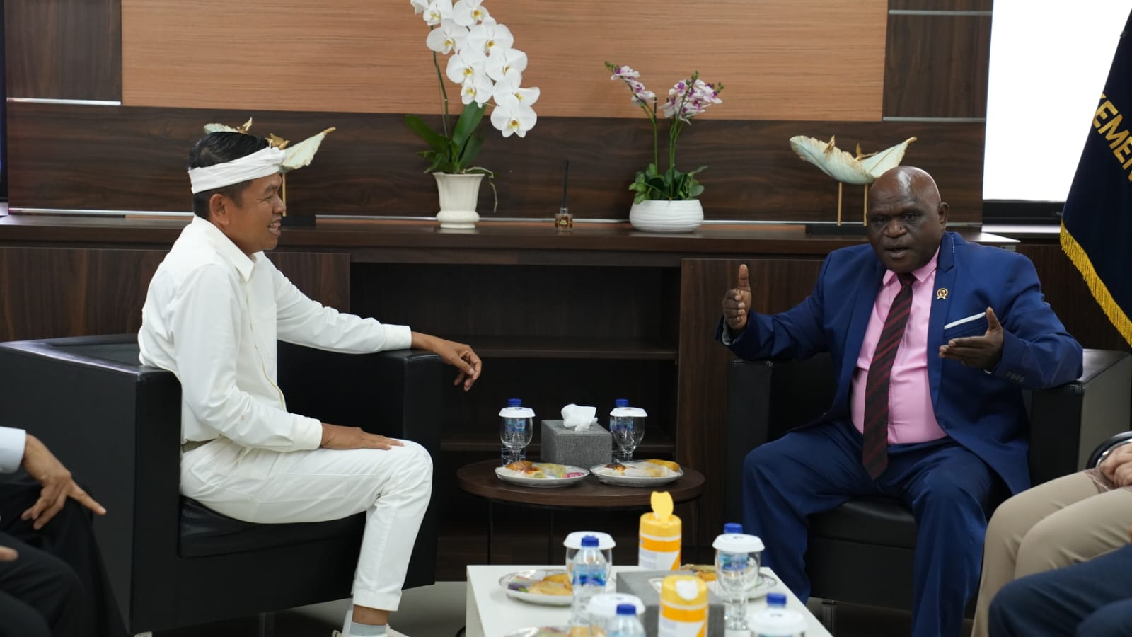 Natalius Pigai Sebut Program Barak Militer Gagasan Dedi Mulyadi Visioner, Minta Kemendikdasmen Keluarkan Aturan