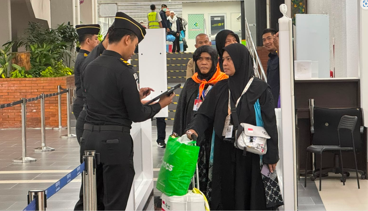 Cukup 5 Detik, Jemaah Haji Bisa Lewati Imigrasi Soetta dengan Inovasi Corridor Gate
