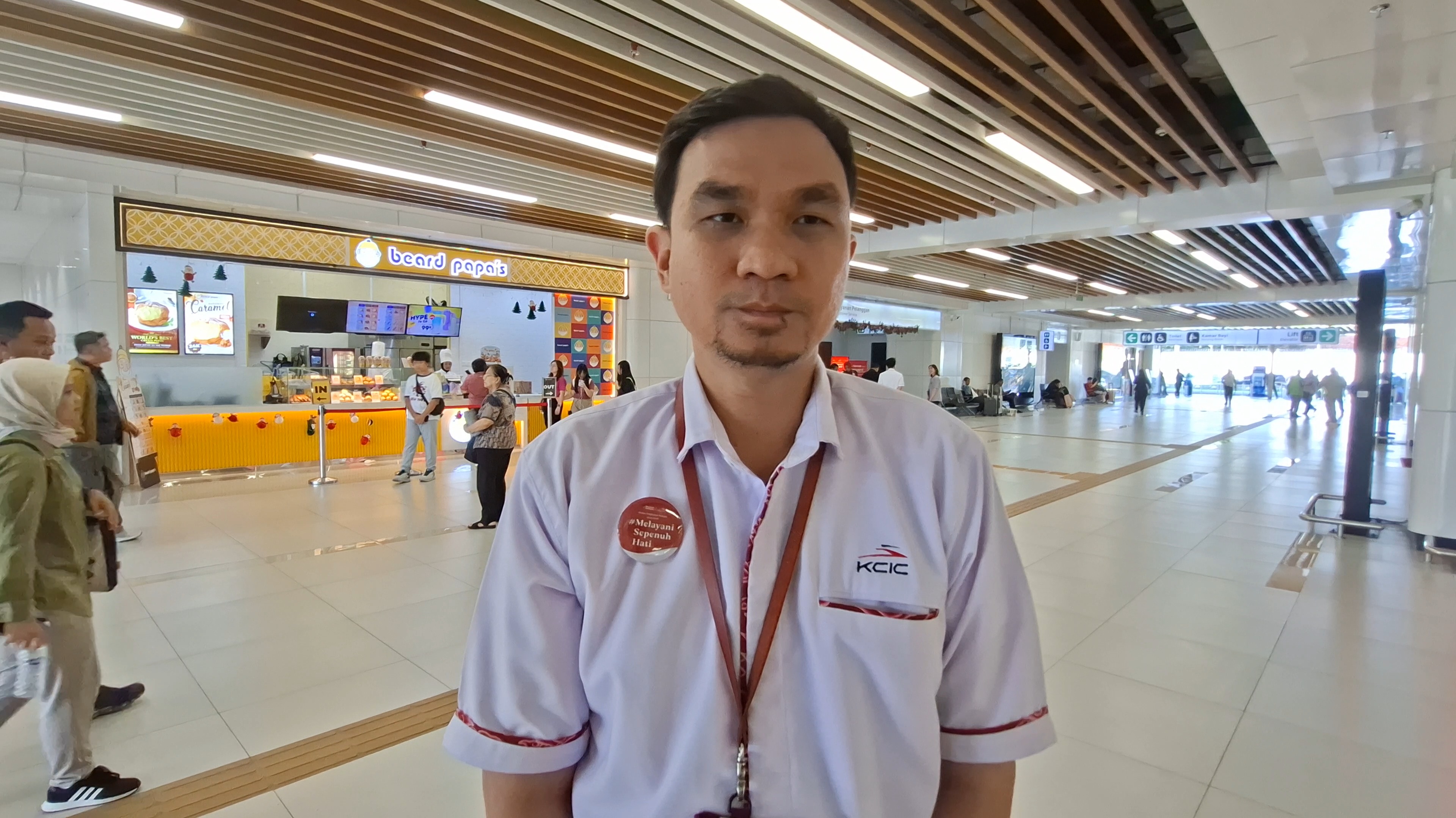 Libur Nataru Makin Nyaman, PT KCIC Hadirkan Layanan Porter di Stasiun Halim