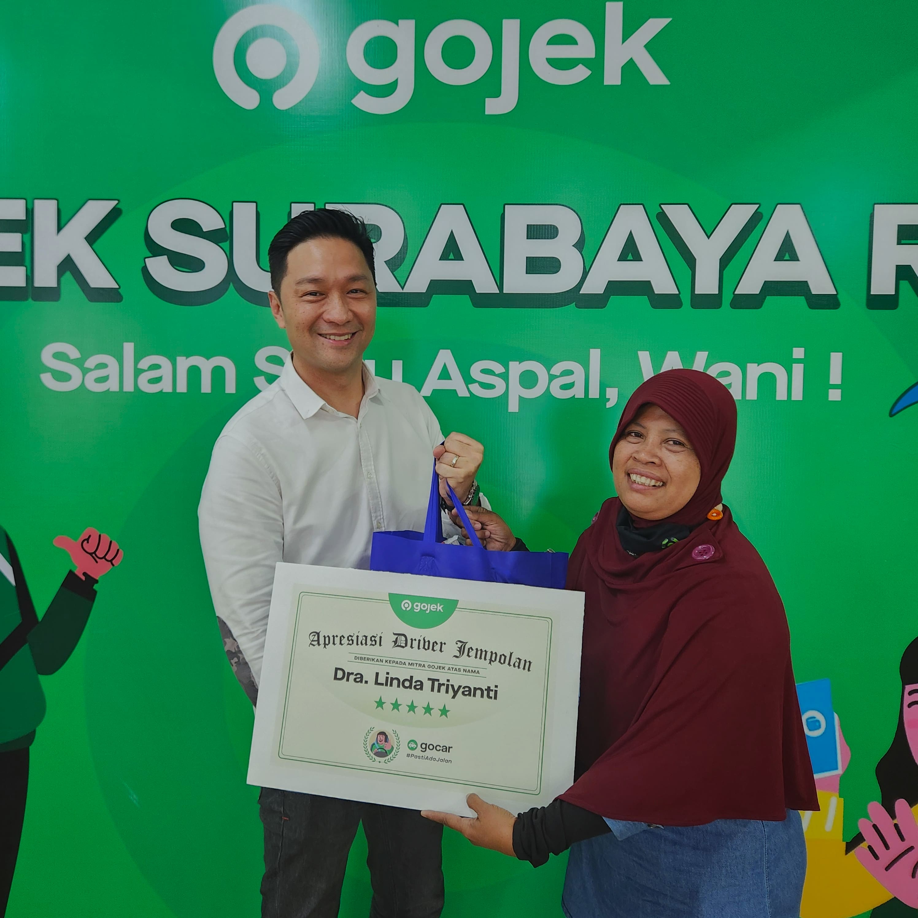 Kisah inspiratif Driver GoCar dari GoJek Surabaya Bantu Penumpang Melahirkan di Tengah Kemacetan