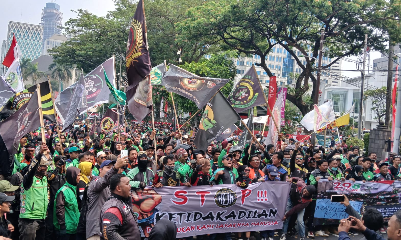 DPR dan Koalisi Ojol Nasional Tolak Konvensi ILO, Tegaskan Bukan Buruh tapi Mitra