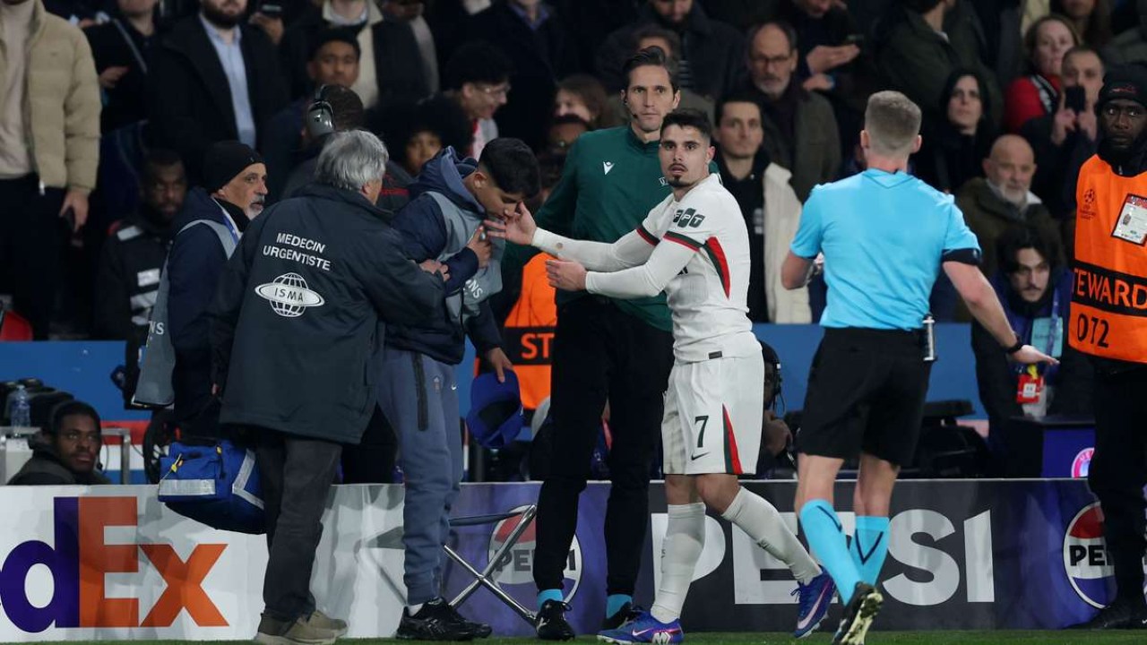 Pedro Neto Terancam Absen di Leg Kedua Lawan PSG, Gara-gara Dorong Ball Boy!