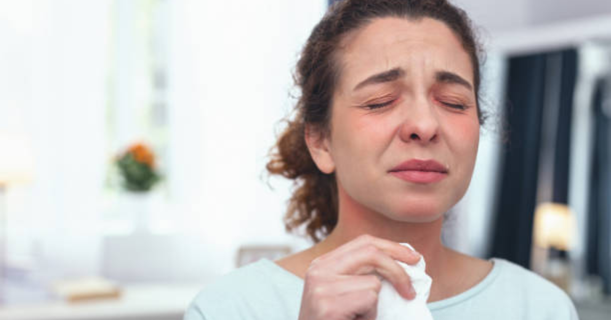 Kenapa Alergi Debu Lebih Gampang Kambuh Saat Musim Hujan? Ini 6 Penyebab Utamanya