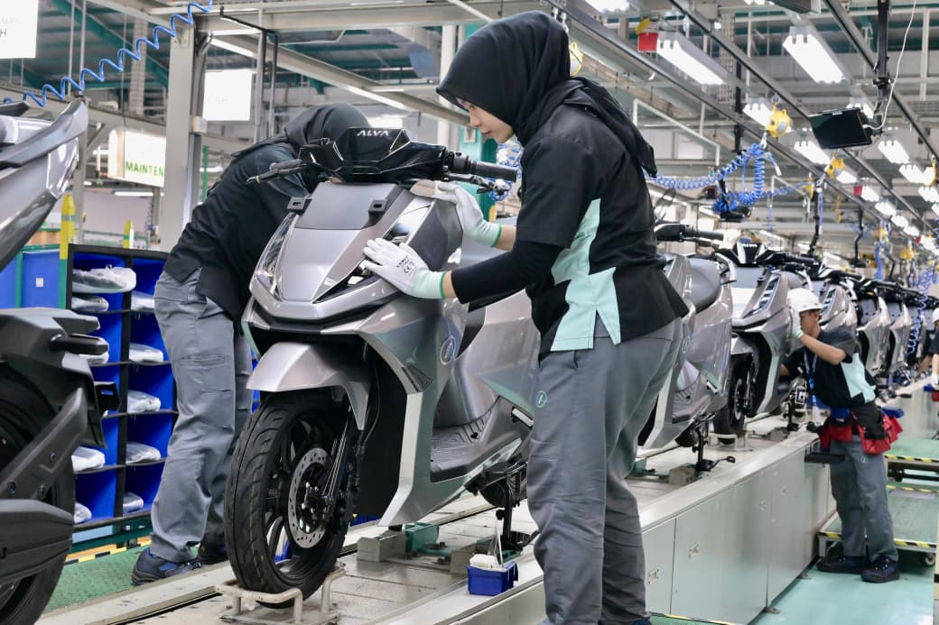 Prabowo Mau Bunga Kredit Motor Listrik Diturunkan, DP Diupayakan Nol Rupiah