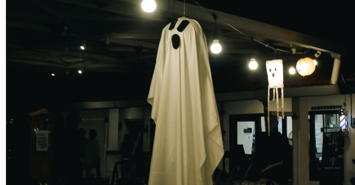 Anak Muda Kota Pahlawan Rayakan Halloween, Asah Kreativitas dan Uji Keberanian