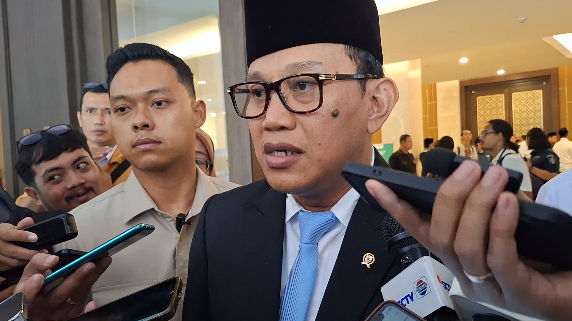 Simak! Klarifikasi 'Abdul Kadir Karding' Soal Fotonya Main Domino Bareng Tersangka Pembalakan Liar Viral di Media Sosial