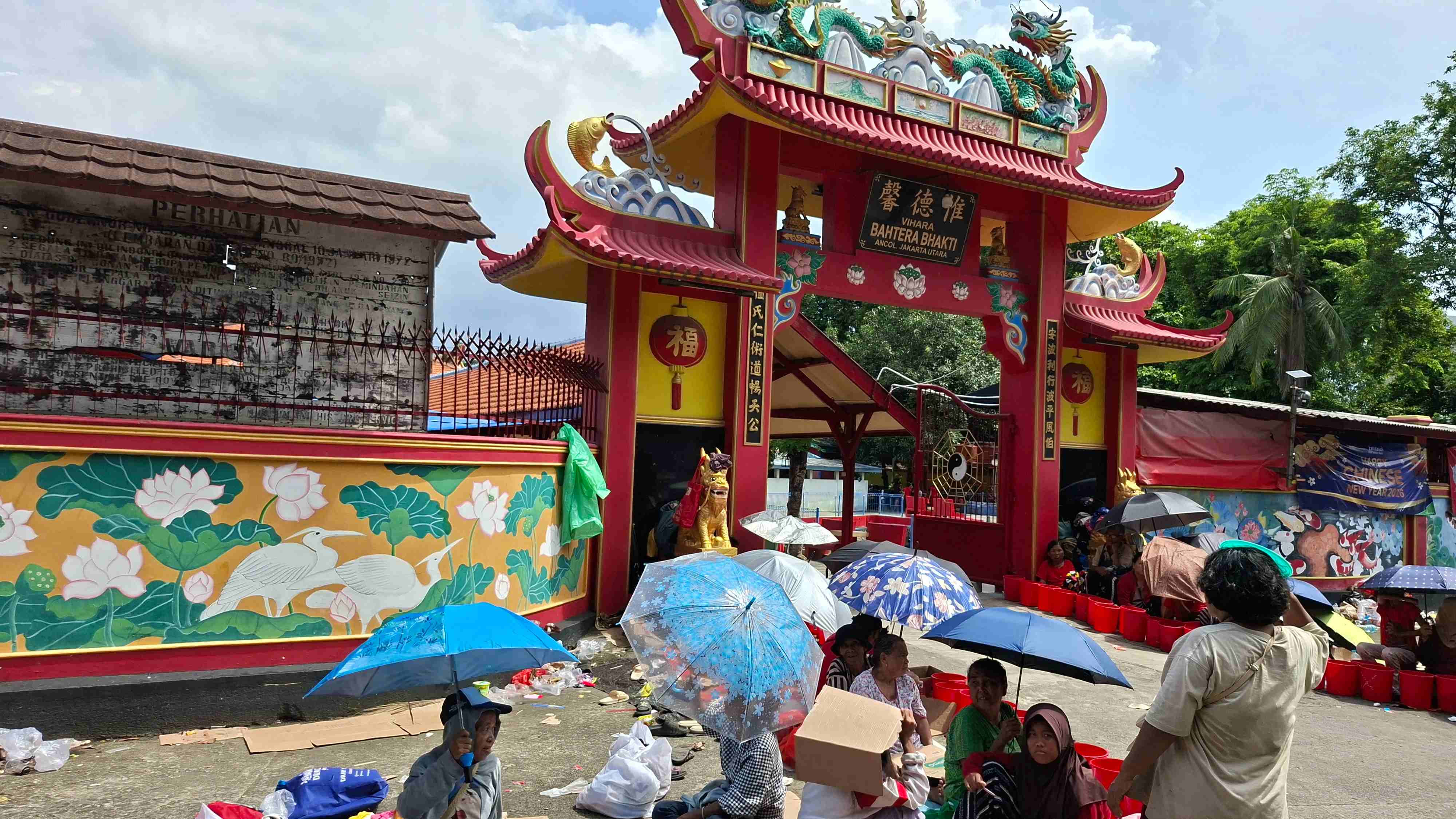 Jemaat di Vihara Bahtera Bakti Ancol Turun 400 Persen di Hari Raya Imlek 2026