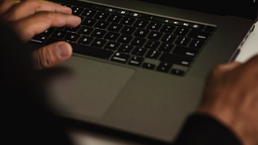 Bagaimana Cara Menyalakan Lampu Keyboard Laptop? Lengkap Lenovo hingga Asus