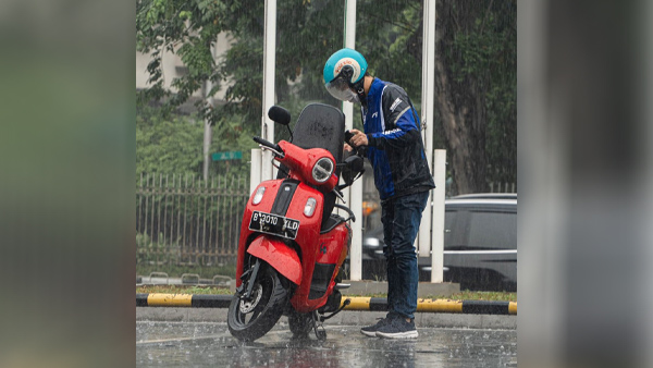 7 Perawatan Ringan Sepeda Motor Musim Hujan, Kendaraan Prima Perjalanan Lancar