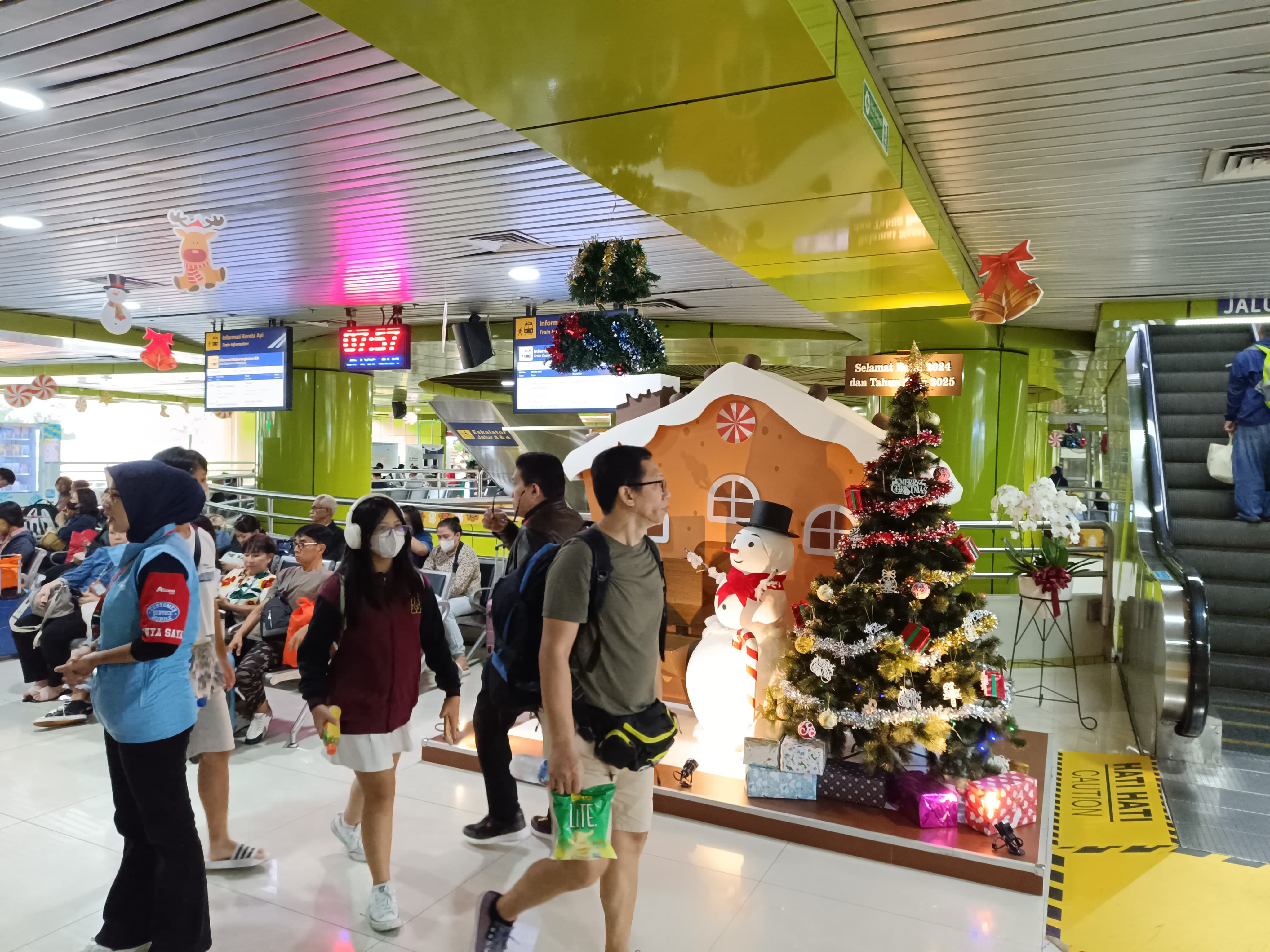 Cuti Bersama Natal, 35.745 Orang Berangkat dari Stasiun Gambir dan Pasar Senen