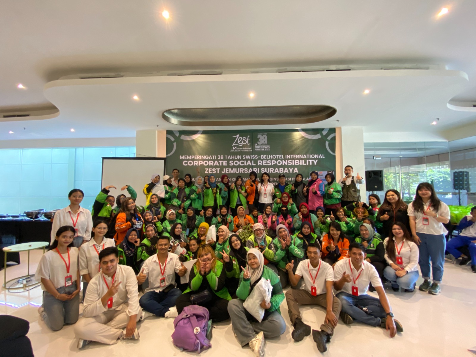 HUT ke-38 Swiss-Belhotel: Zest Hotel Jemursari Ajak Driver Ojek Online Perempuan Surabaya Lebih Pintar Berkendara dan Menjaga Kesehatan