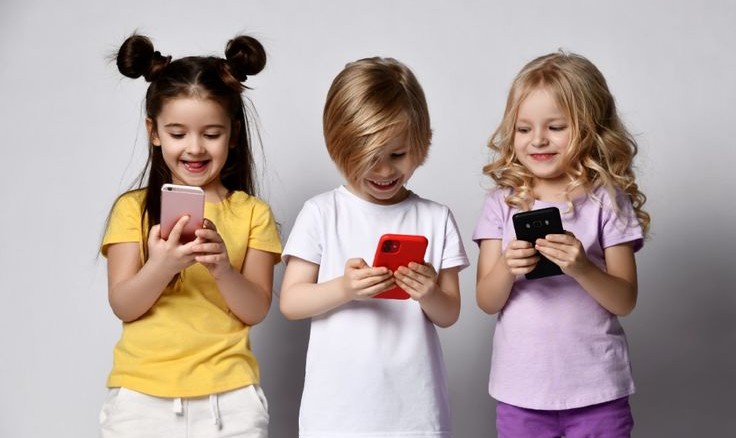 Dampak Screen Time pada Anak yang Sering Diabaikan Orang Tua