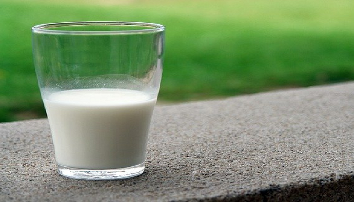 Seluruh Dunia Harus Tahu, Ini yang Terjadi Pada Tubuh Manusia Saat Minum Susu Setiap Hari