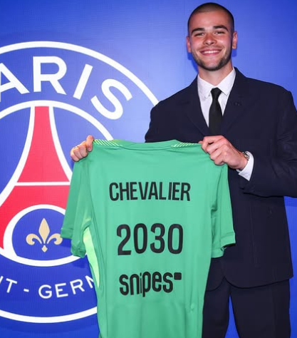 PSG Gaet Lucas Chevalier, Donnarumma ke Manchester United?