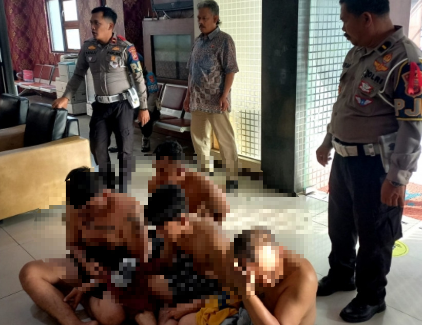 Akhirnya Terciduk, 4 Komplotan Pencuri di Rest Area Ditangkap di KM 57 Tol Japek