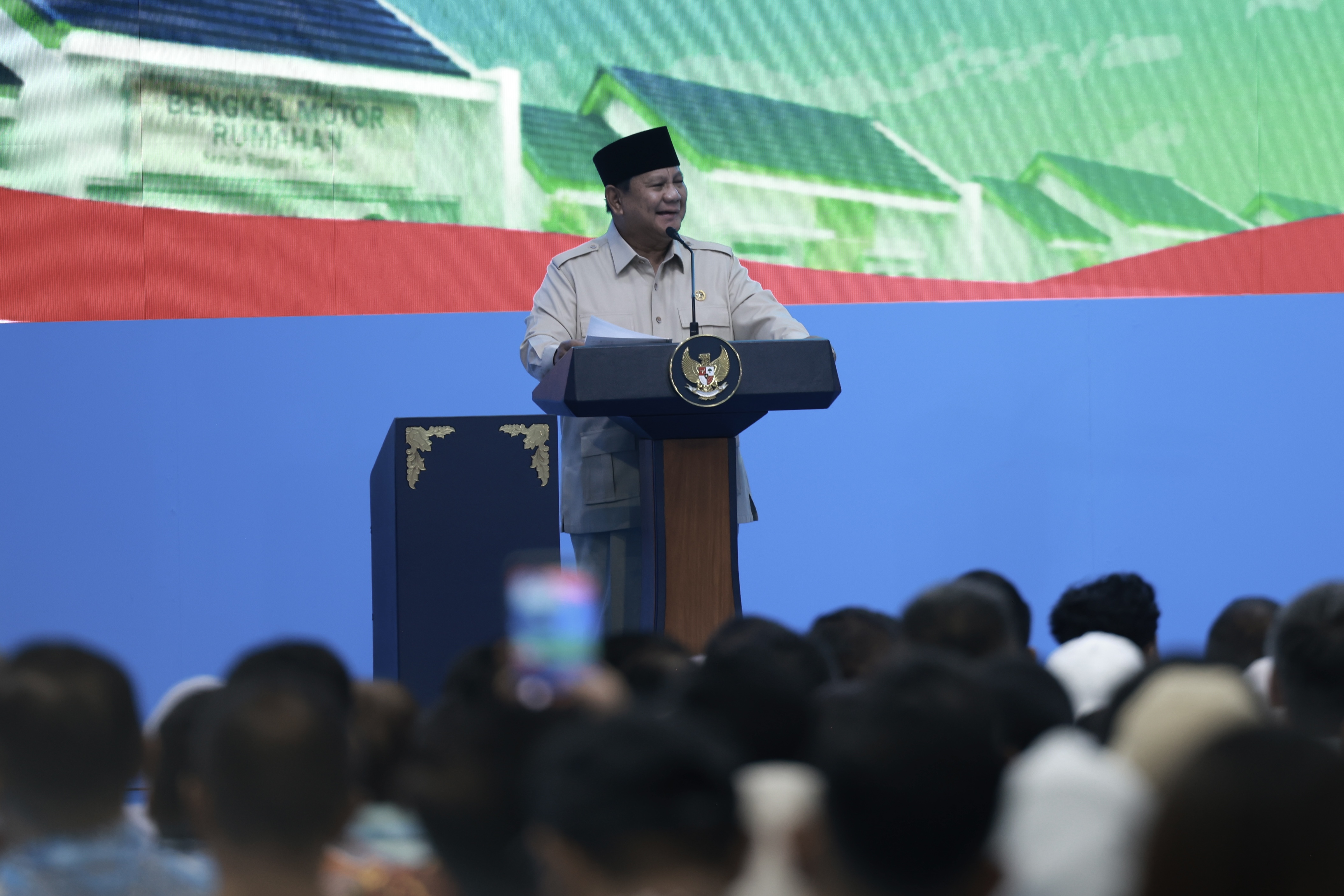 Prabowo Minta Kepala Daerah Tak Suruh Warga Berdiri Berjam-Jam Sambut Kunjungan Presiden: Kasian!