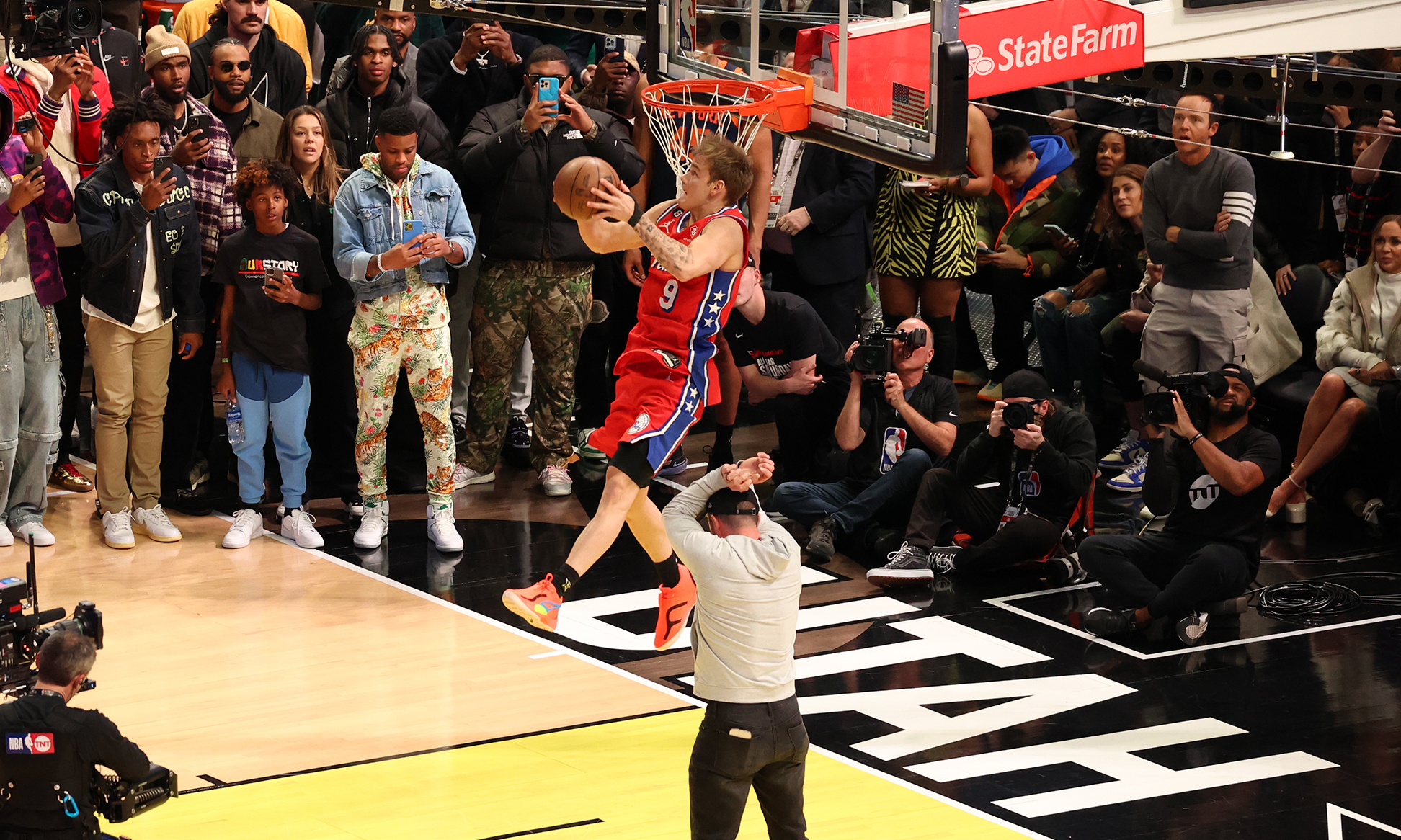 Laporan Langsung dari NBA All-Star: Aksi McClung Bikin Kontes Slam Dunk Asyik Lagi