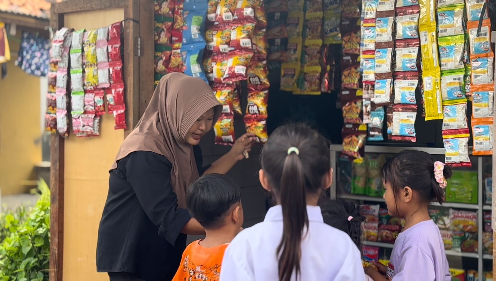 Tak Sekadar Hunian, Rumah Marni di Karawang Kini Menggerakkan Ekonomi Keluarga