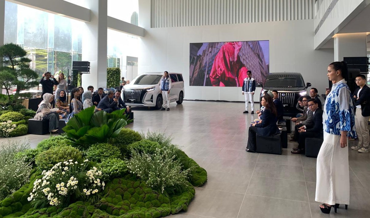 Resmikan Diler Denza Haka Auto Pluit, Perkuat Layanan Premium di Indonesia