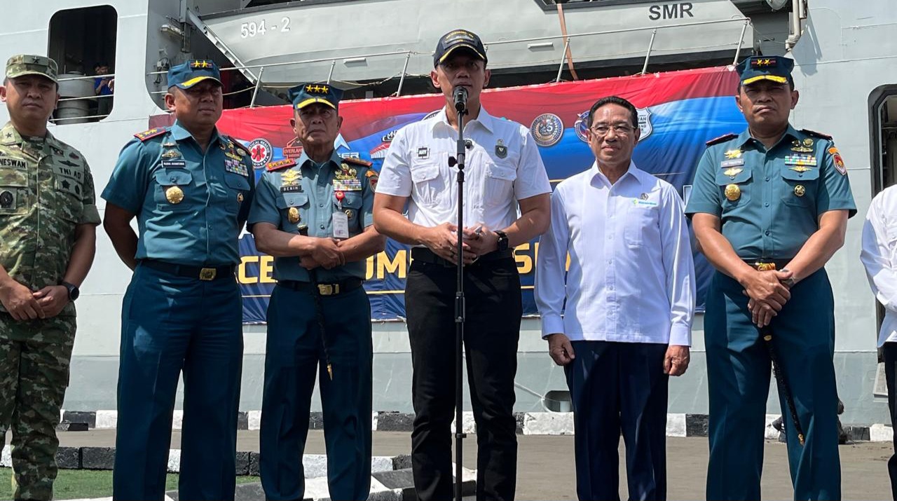 Pemerintah Gunakan KRI Semarang 594 Kirim Bantuan Kemanusiaan ke Sumatera