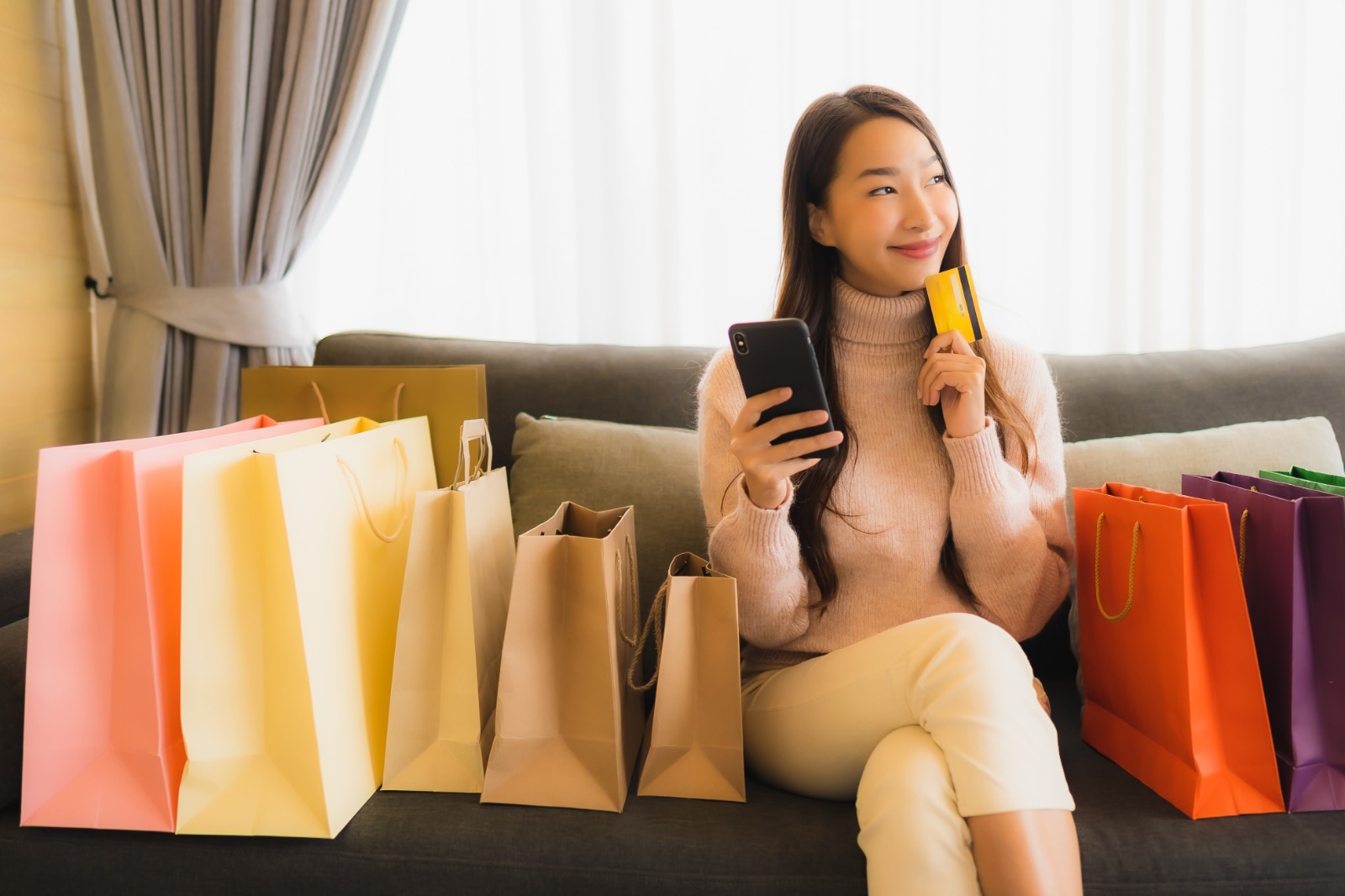 Perkuat Ekonomi Kreatif dan UMKM, Shopee dan Meta Luncurkan Fitur Belanja Langsung dari Facebook