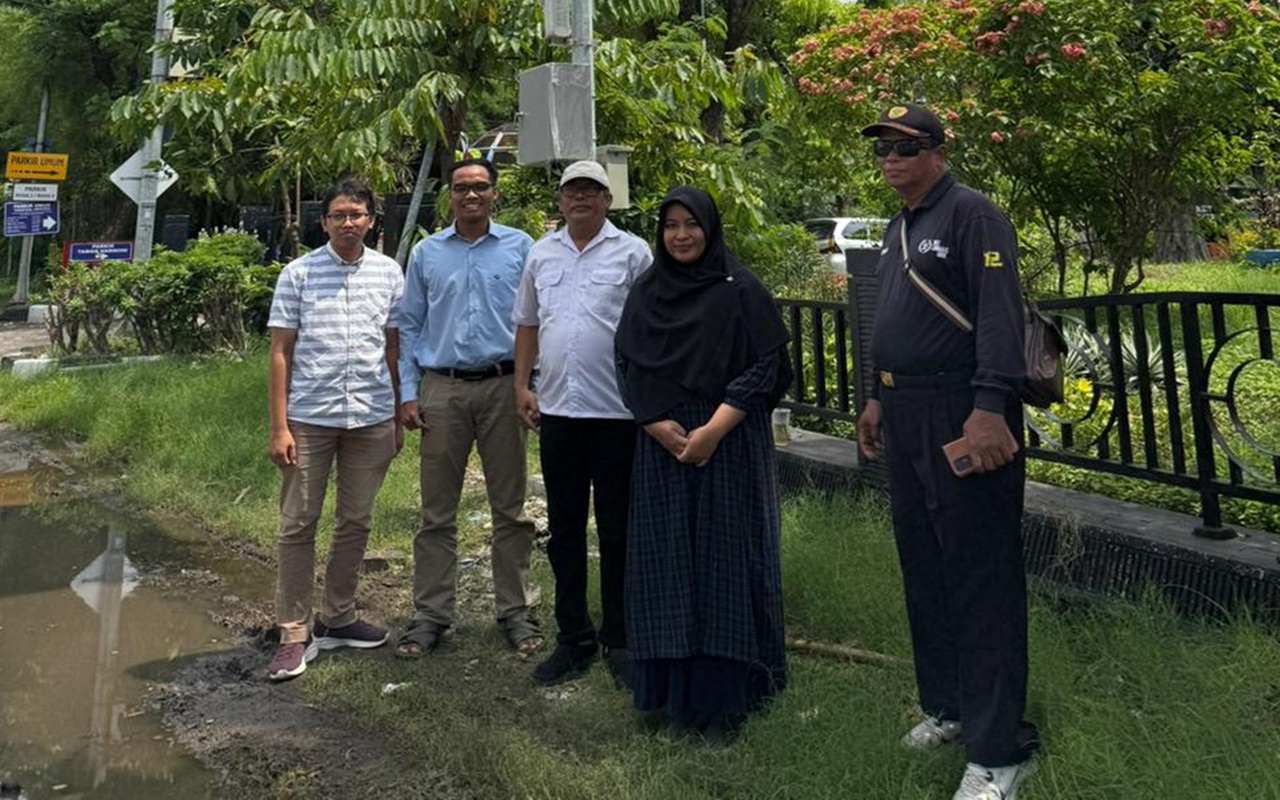 Atasi Daerah Rawan, PENS Hadirkan PJU Tenaga Surya Lengkap CCTV di Surabaya