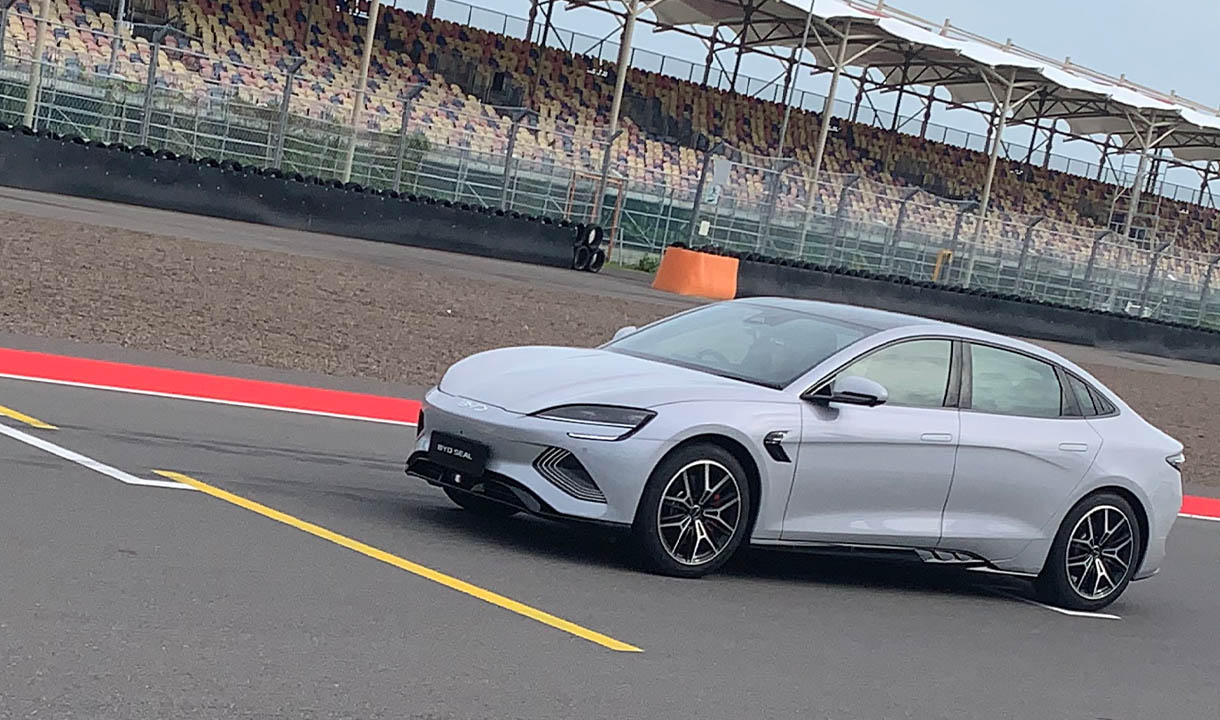 Dugaan BYD Seal Akbar Faisal Pernah Tabrak Beredar, BYD Indonesia: Akan Berkomunikasi dengan Seluruh Pihak