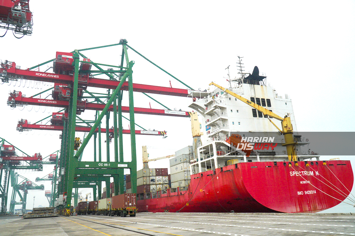 Terminal Teluk Lamong Makin Sibuk