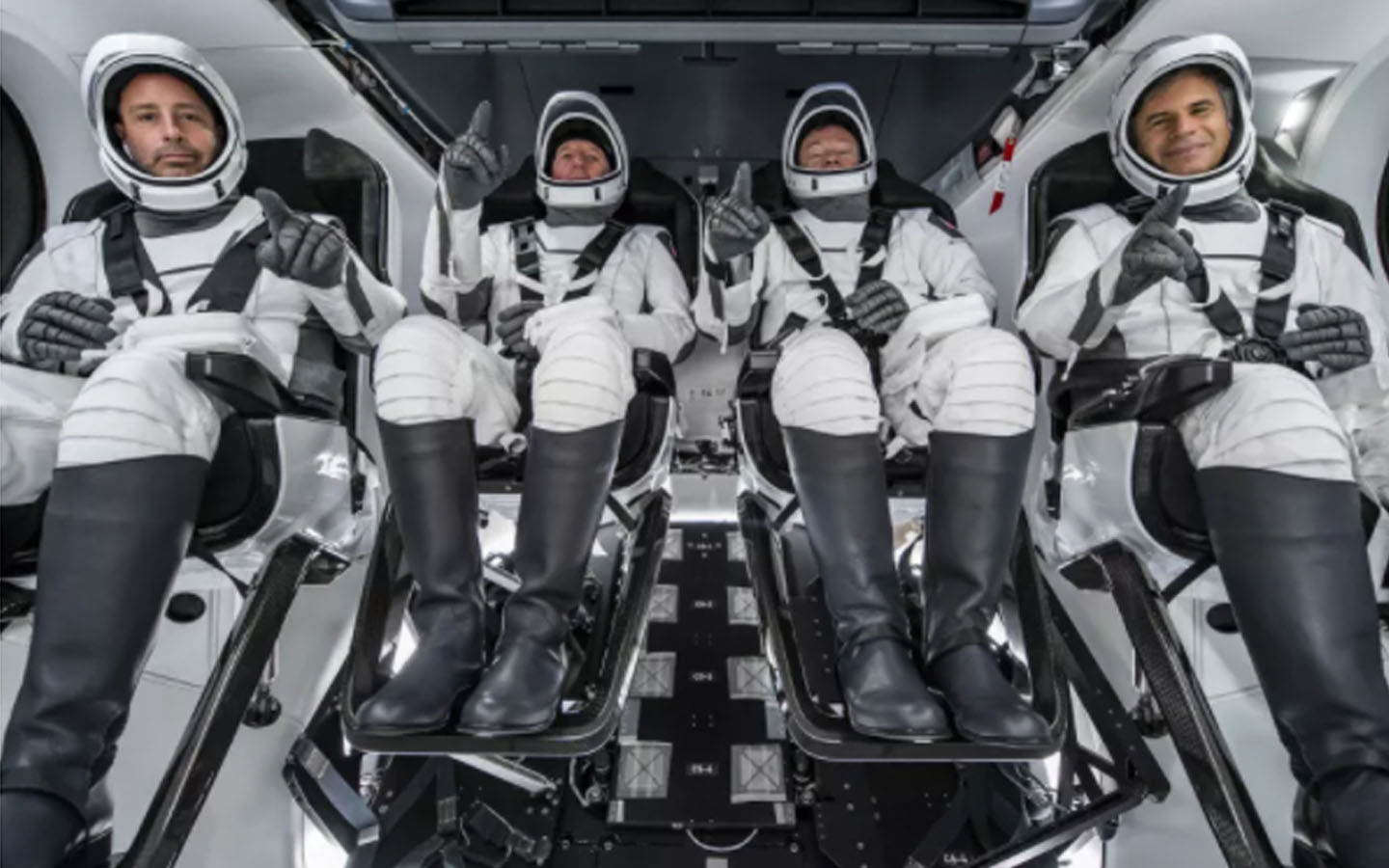 Sudah 5 Jam Perjalanan Munuju Stasiun Luar Angkasa, 4 Astronot Sipil Kirim Pesan 'Aman' 