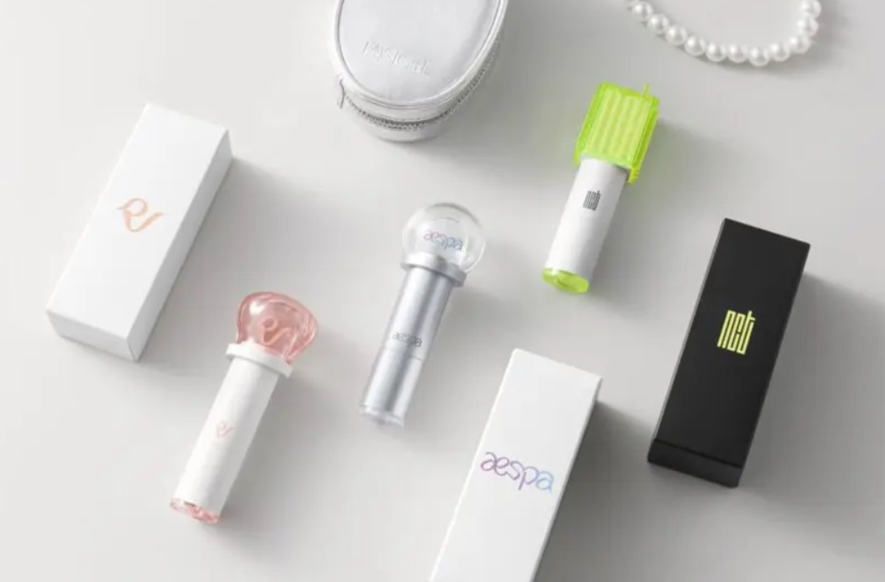 Cute! SM Entertainment Rilis Lip Balm Bentuk Lightstick, Daftar Merch Unik Makin Panjang 