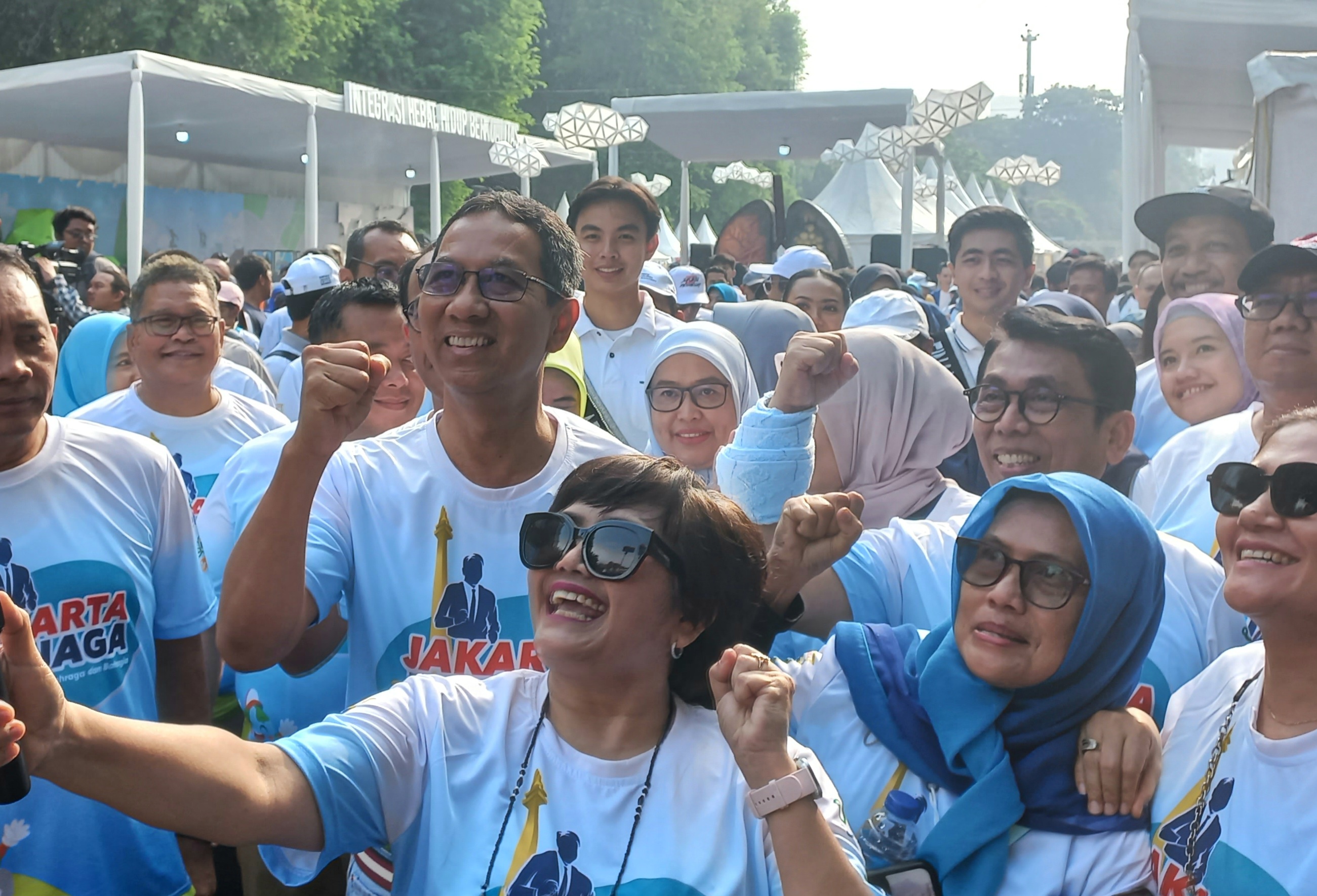 Kurangi Polusi Udara, Heru Budi Ajak Masyarakat Hidup Sehat dengan Berjalan 7.500 Langkah Per Hari