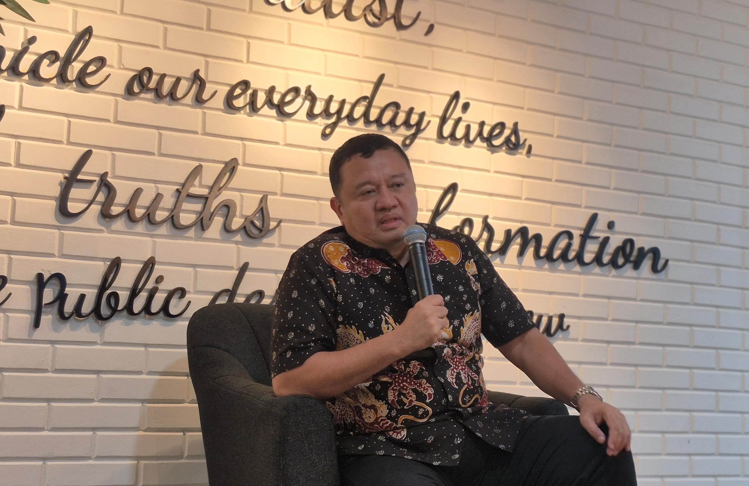 Komdigi Sebut Minimal 1 Kali Seminggu Pengguna Telpon Selular Menerima Scam