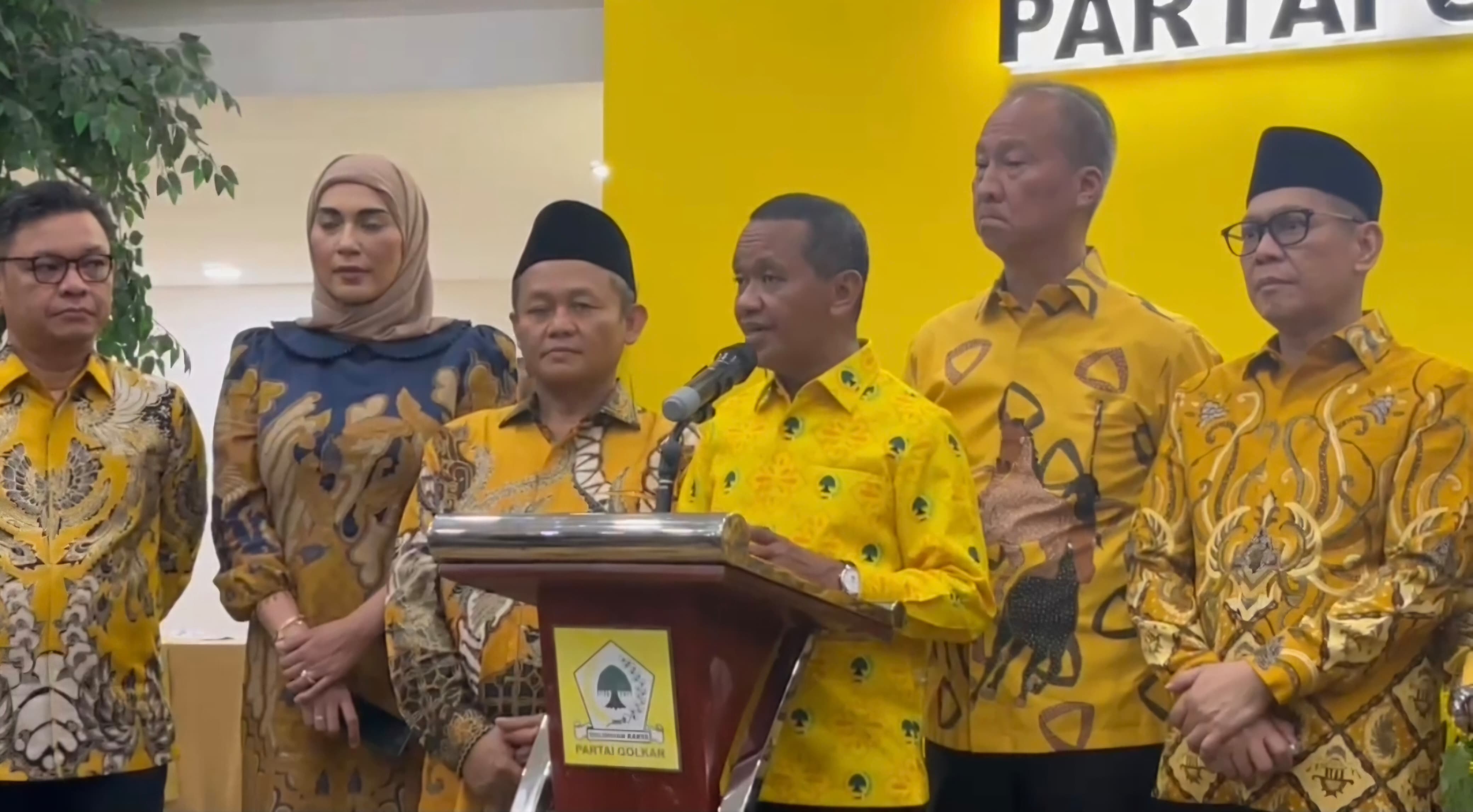 Isu Reshuffle Menguat, Menteri dari Golkar Diganti?