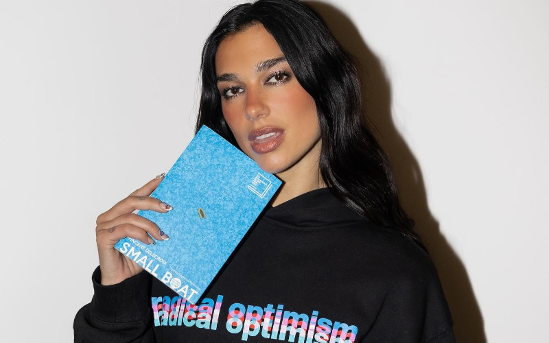 Dua Lipa Pasang Badan, Pecat David Levy Usai Larang Kneecap yang Pro-Palestina Tampil di Glastonbury