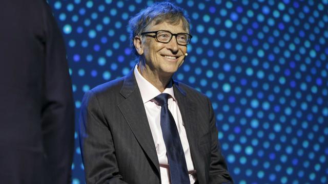 Sesi Ask Me Anything, Bill Gates Pakai HP Apa?