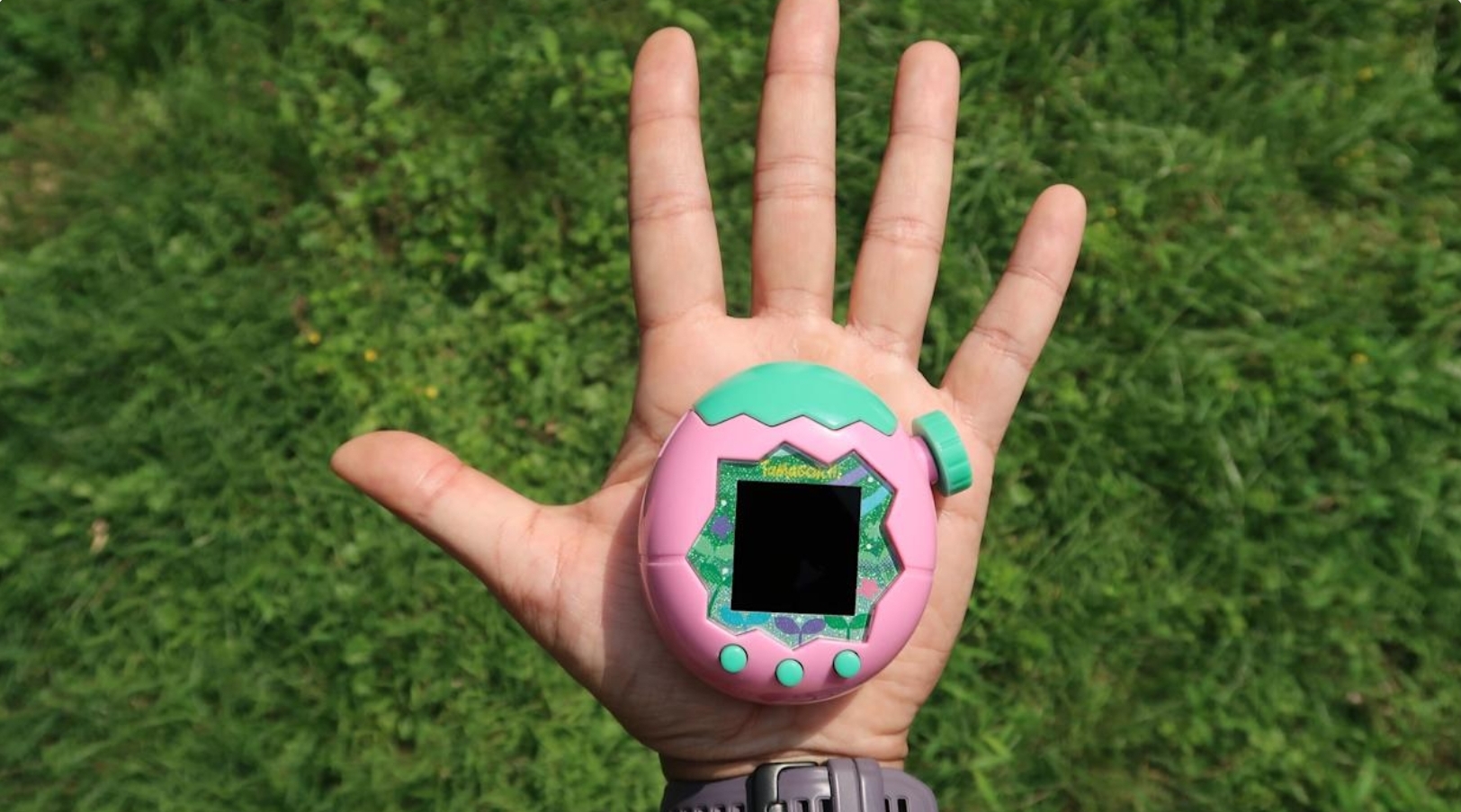 Tamagotchi Paradise Resmi Hadir, Ukurannya Bikin Kaget Penggemar