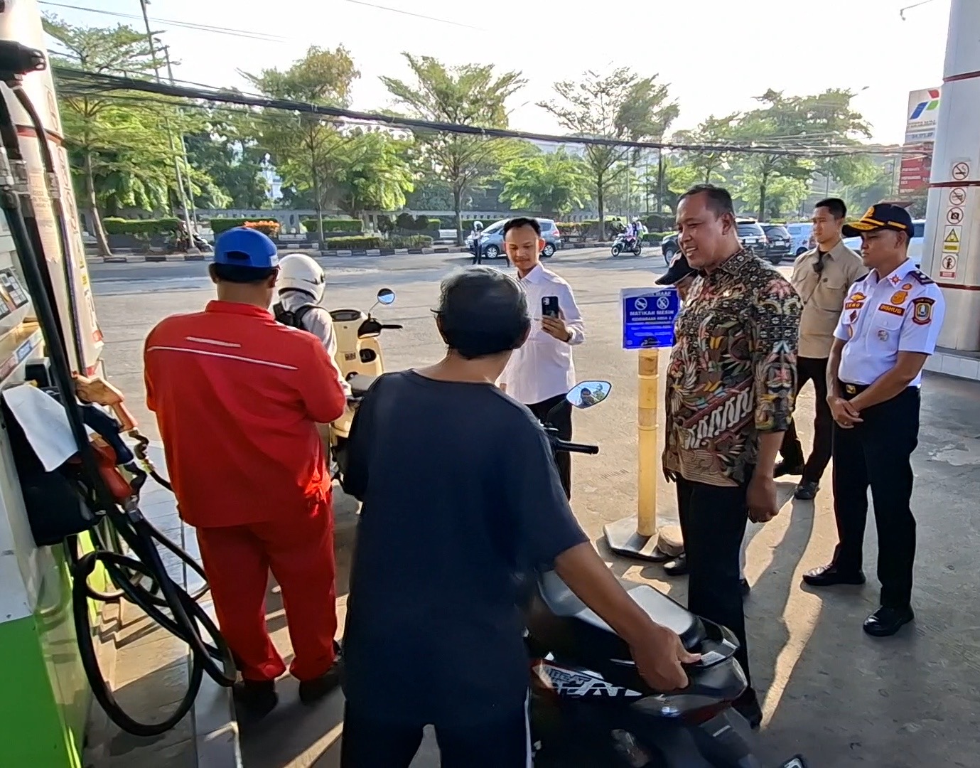 Warga Bekasi Khawatir BBM Langka, Wali Kota Cek Langsung Kondisi SPBU