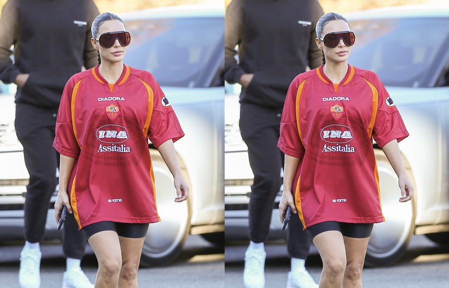 Wow! Kim Kardashian Pakai Jersey Klasik AS Roma Bikin Geger