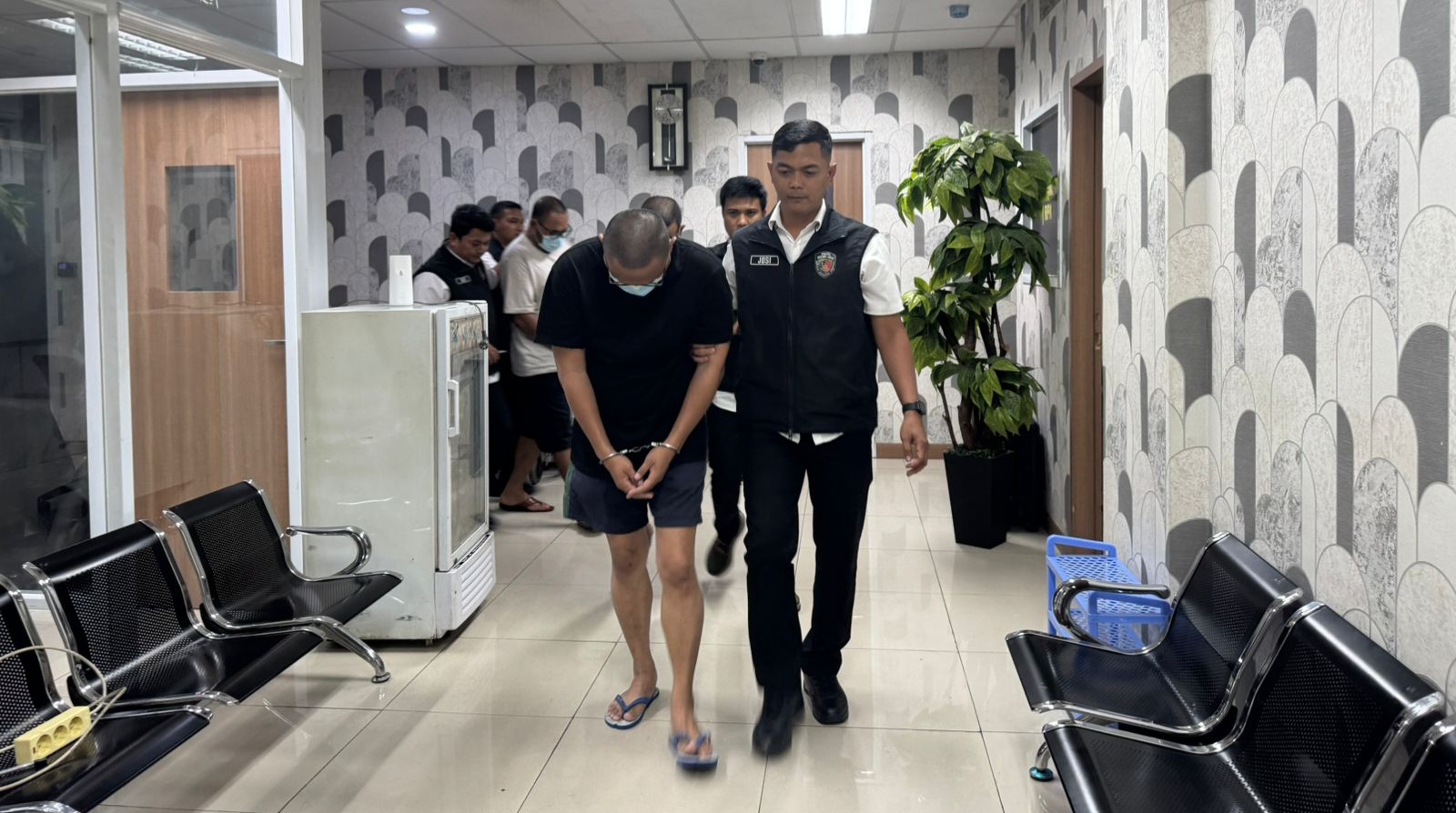 Tarik Mobil Berisi Jemaah Umrah, Tiga Matel Berkedok Debt Collector Dibekuk Polres Bandara Soetta!